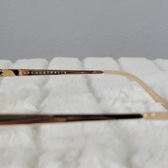 QUAY // ltd ed jlo collaboration nude xl square blue light glasses - Picture 12 of 16